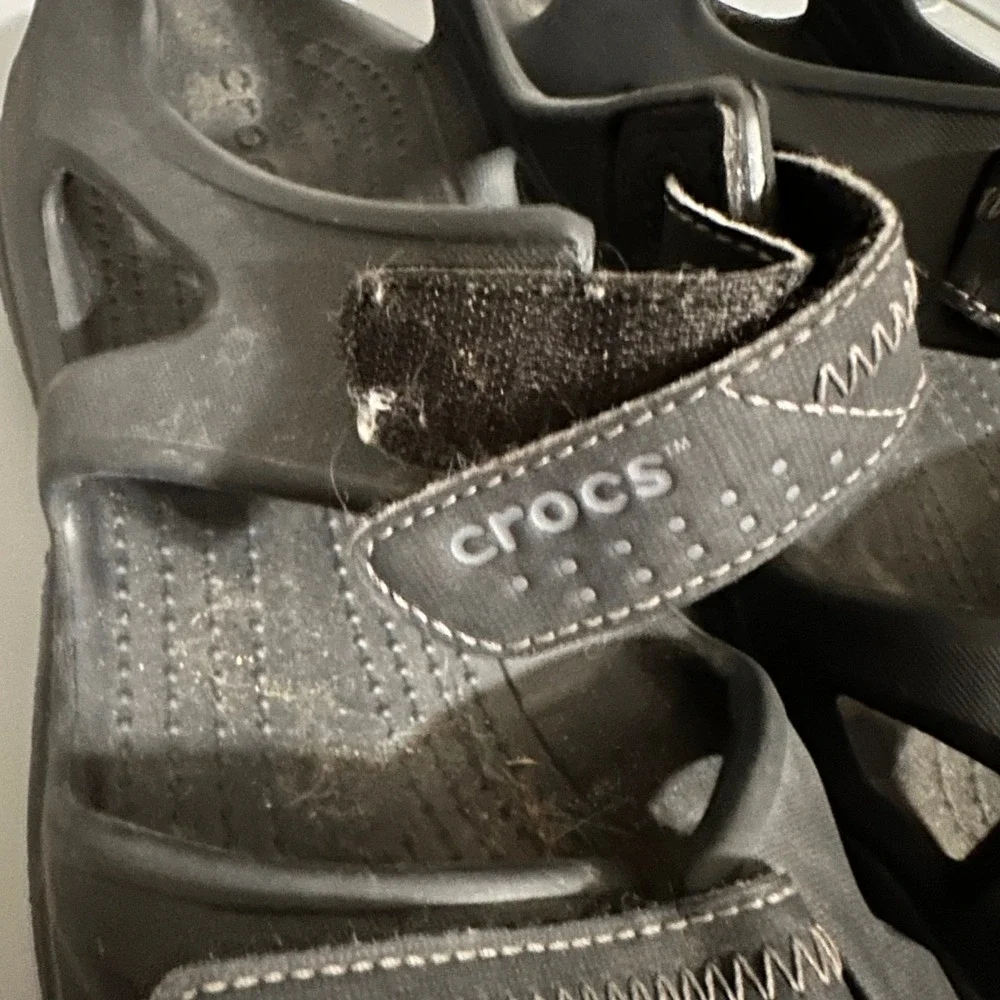 Crocs Swiftwater Sandals Mens 10 Black Adjustable Straps Water Shoes Outdoor